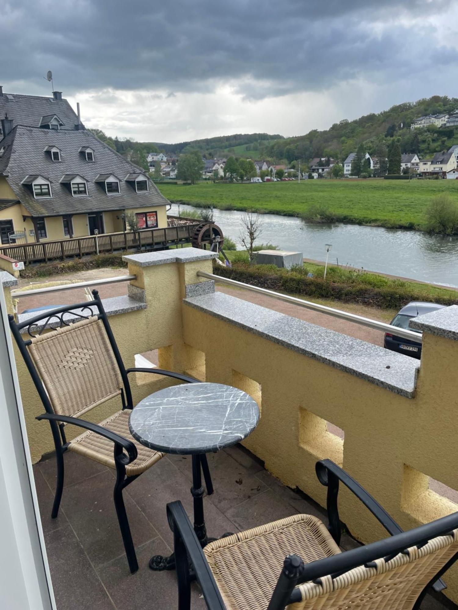 Ferienwohnung Riverside Resort Idyllisch Direkt An Der Lahn Діц Екстер'єр фото