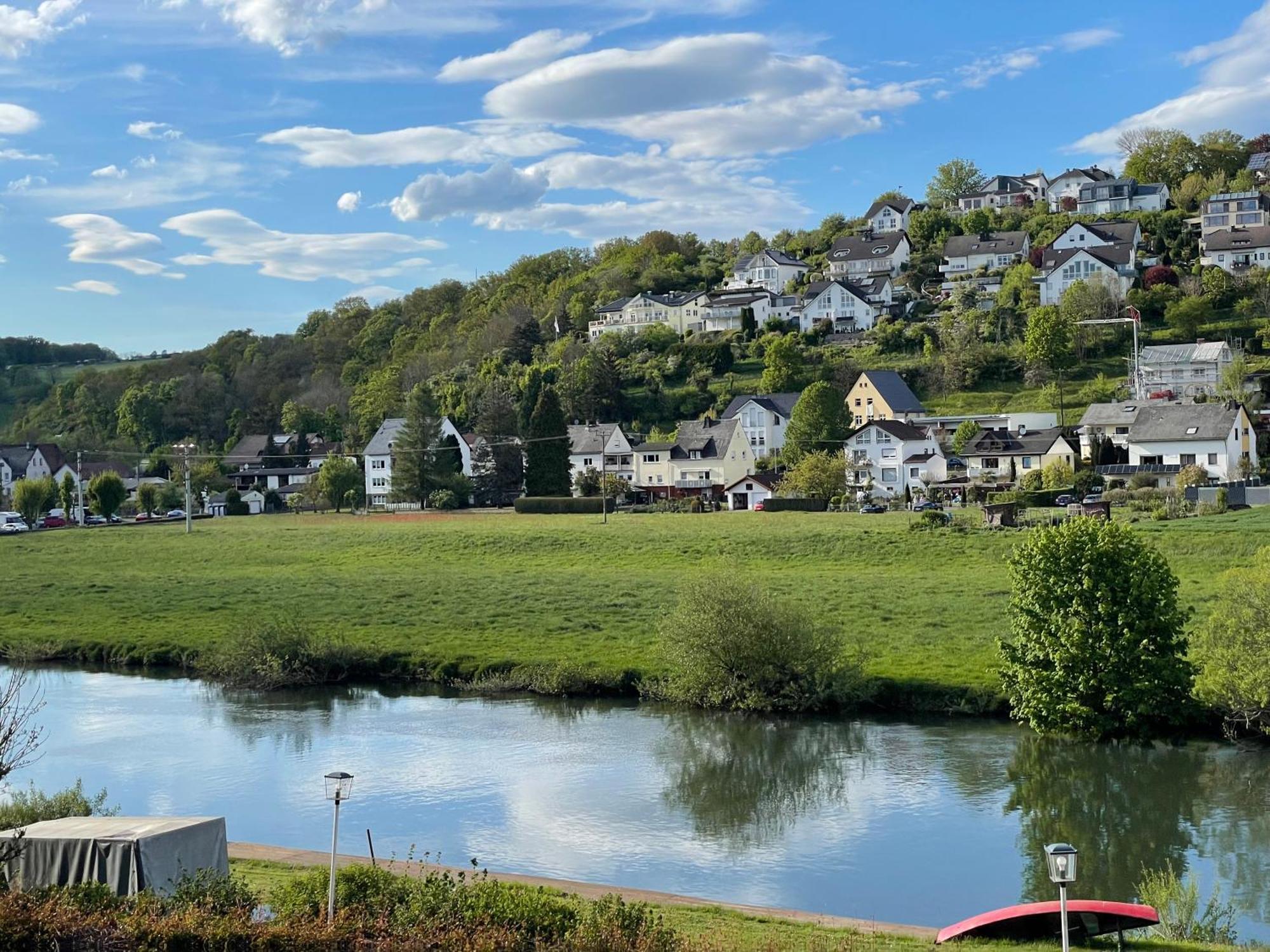Ferienwohnung Riverside Resort Idyllisch Direkt An Der Lahn Діц Екстер'єр фото